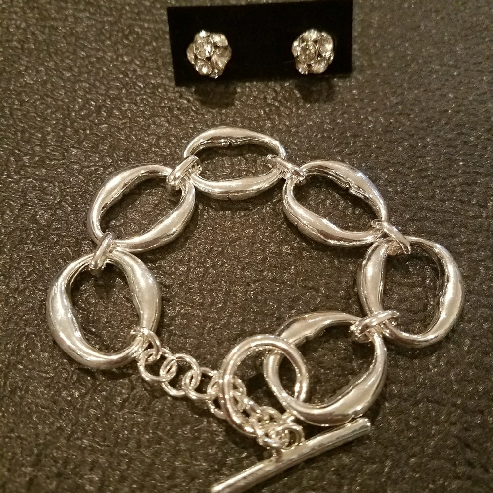 toggle silver bracelet and earrings